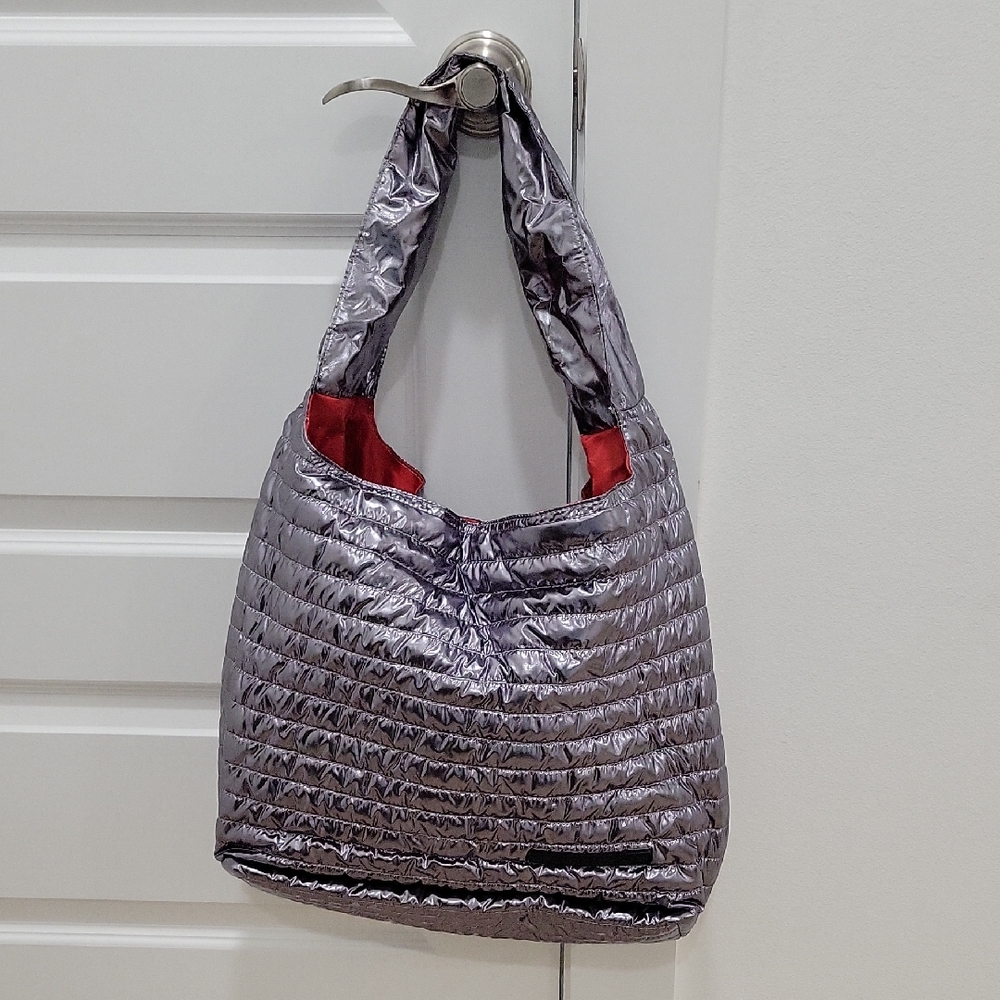 Tahiri Metallic Quilted Tote | Silver | EUC